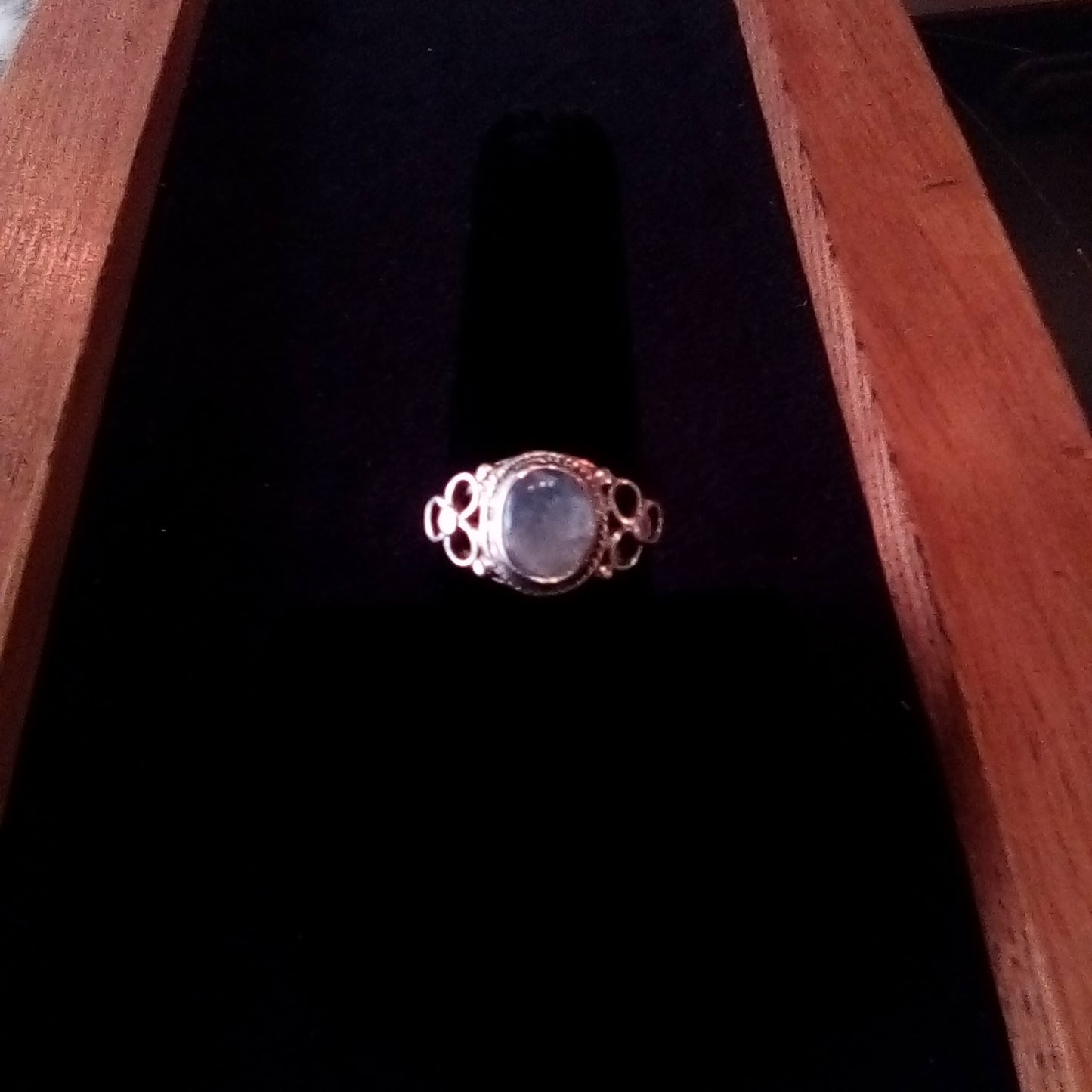 Vintage translucent stone ring